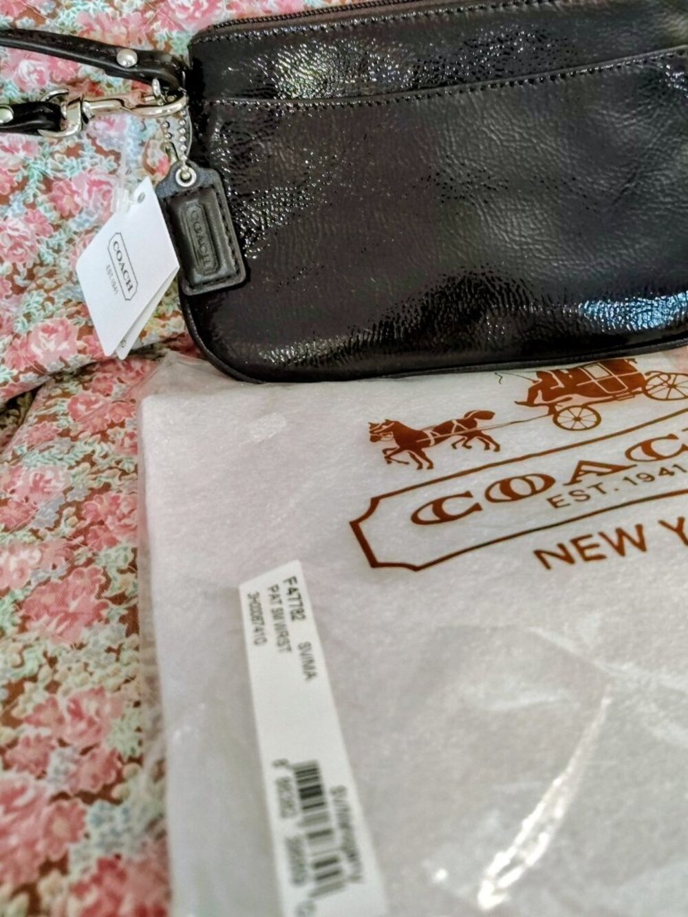 Coach Mahogany Patent Leather Zipper Small Wristlet Wallet NWT